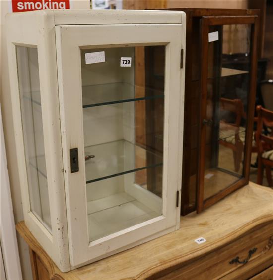 Two medicine cabinets W.40cm, 38cm